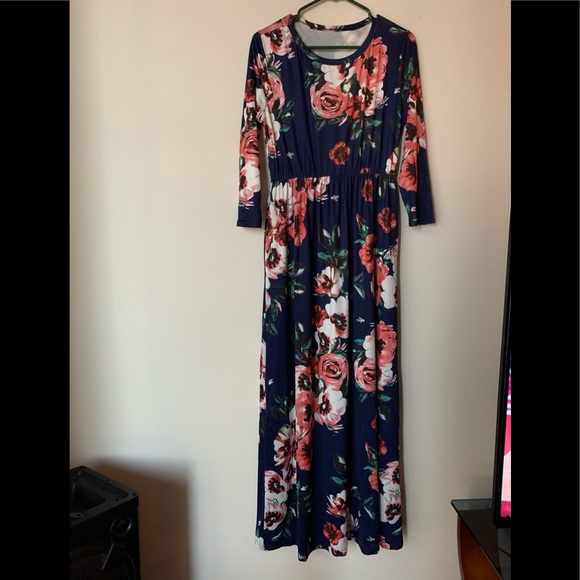 Dresses & Skirts - Long floral dress